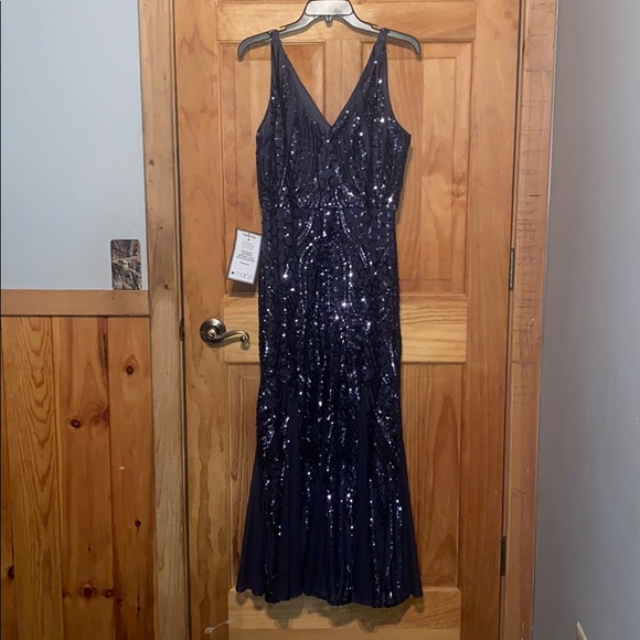 Dress - Picture 4 of 4